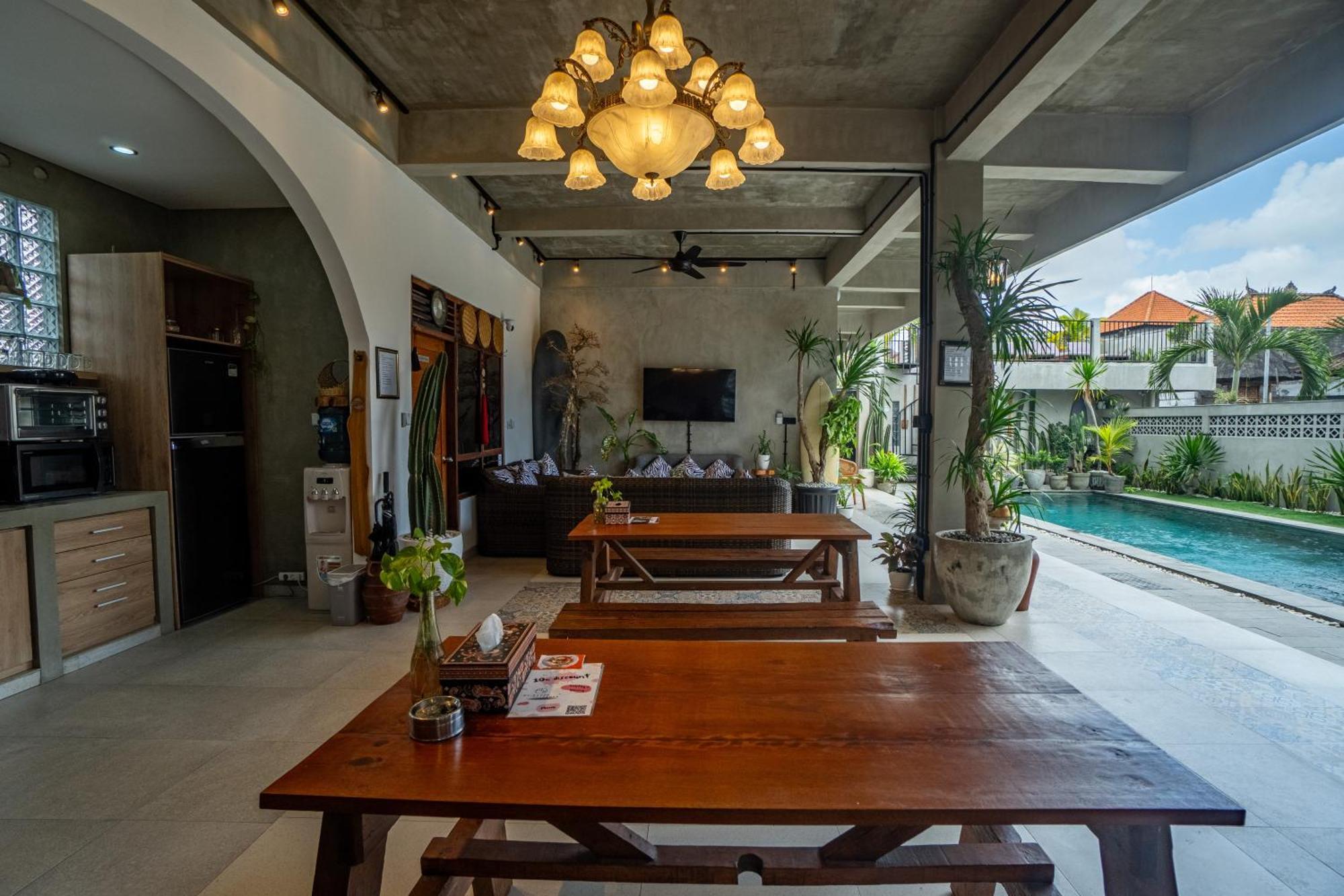 The Breeze Stay And Surf Canggu  Exterior photo